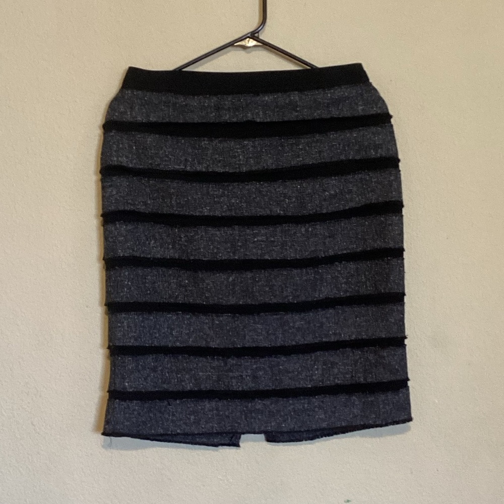 Worthington Brown/black horizontal layered Chanel type cloth look skirt (size4)